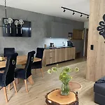 Apart-center Modrzejewska *